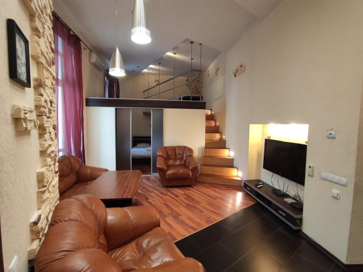 Comfortable Apartment On Mikhaylovskiy Lane Киев Экстерьер фото
