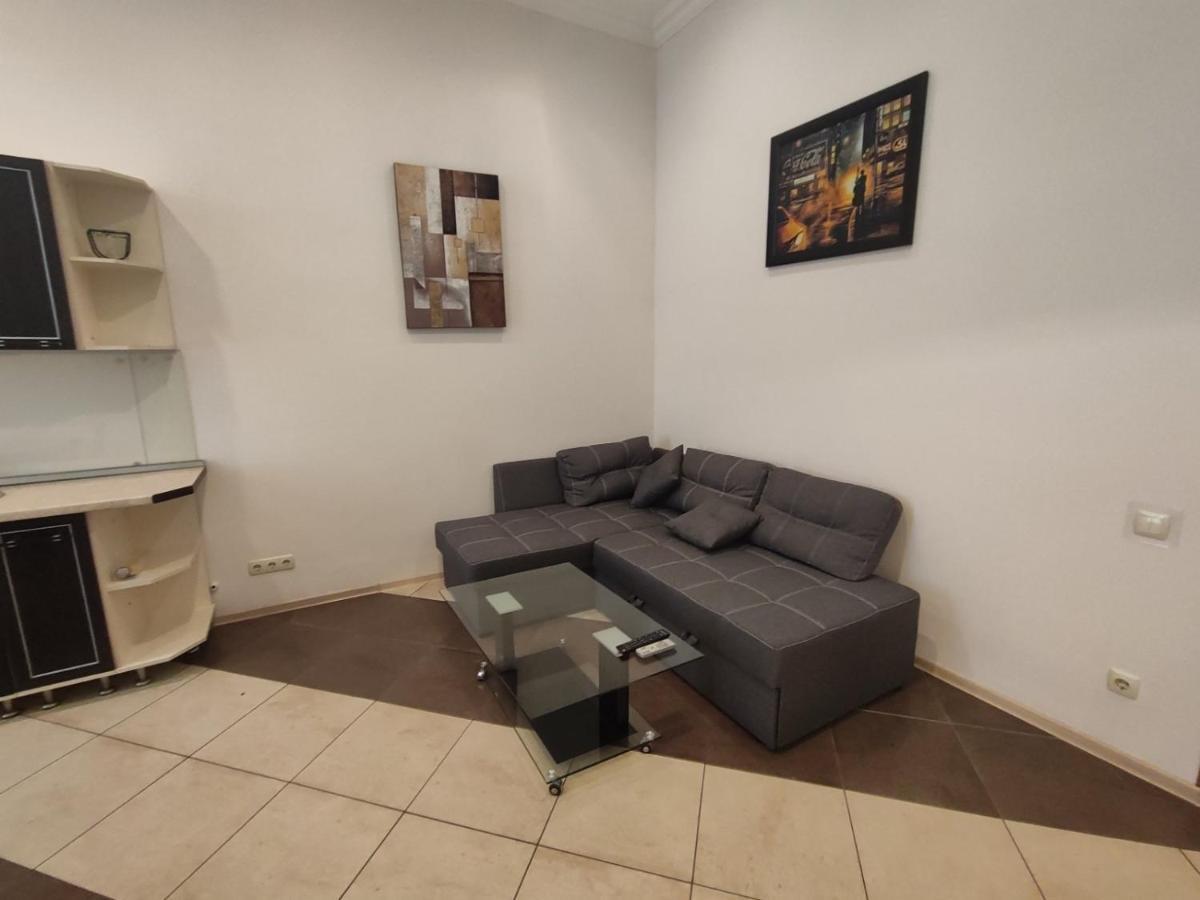 Comfortable Apartment On Mikhaylovskiy Lane Киев Экстерьер фото