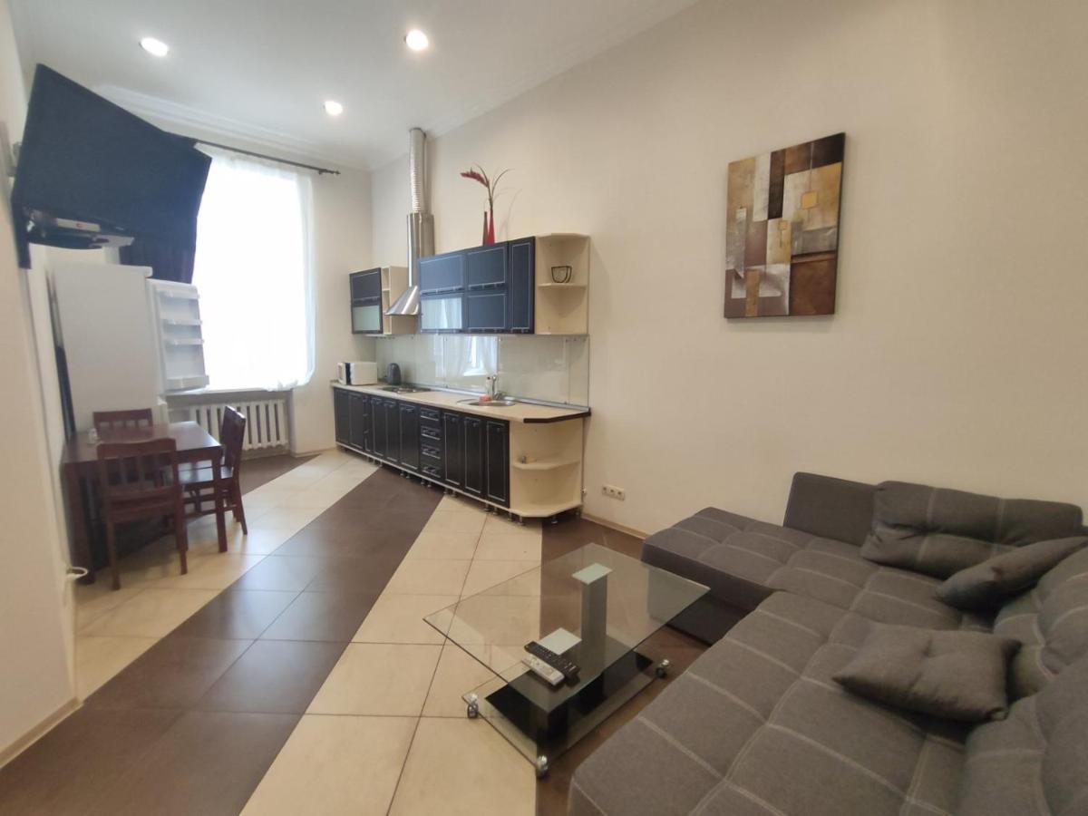 Comfortable Apartment On Mikhaylovskiy Lane Киев Экстерьер фото