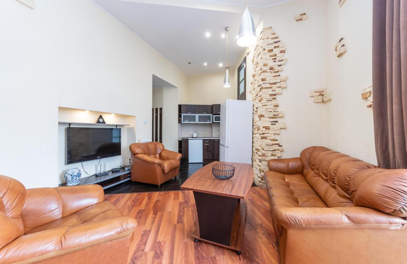Comfortable Apartment On Mikhaylovskiy Lane Киев Экстерьер фото