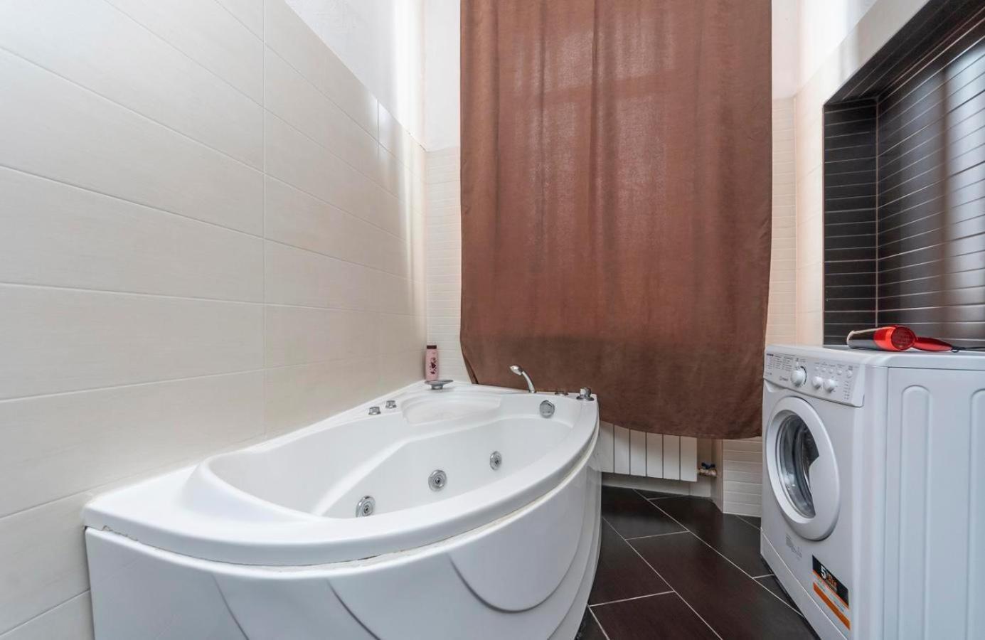 Comfortable Apartment On Mikhaylovskiy Lane Киев Экстерьер фото