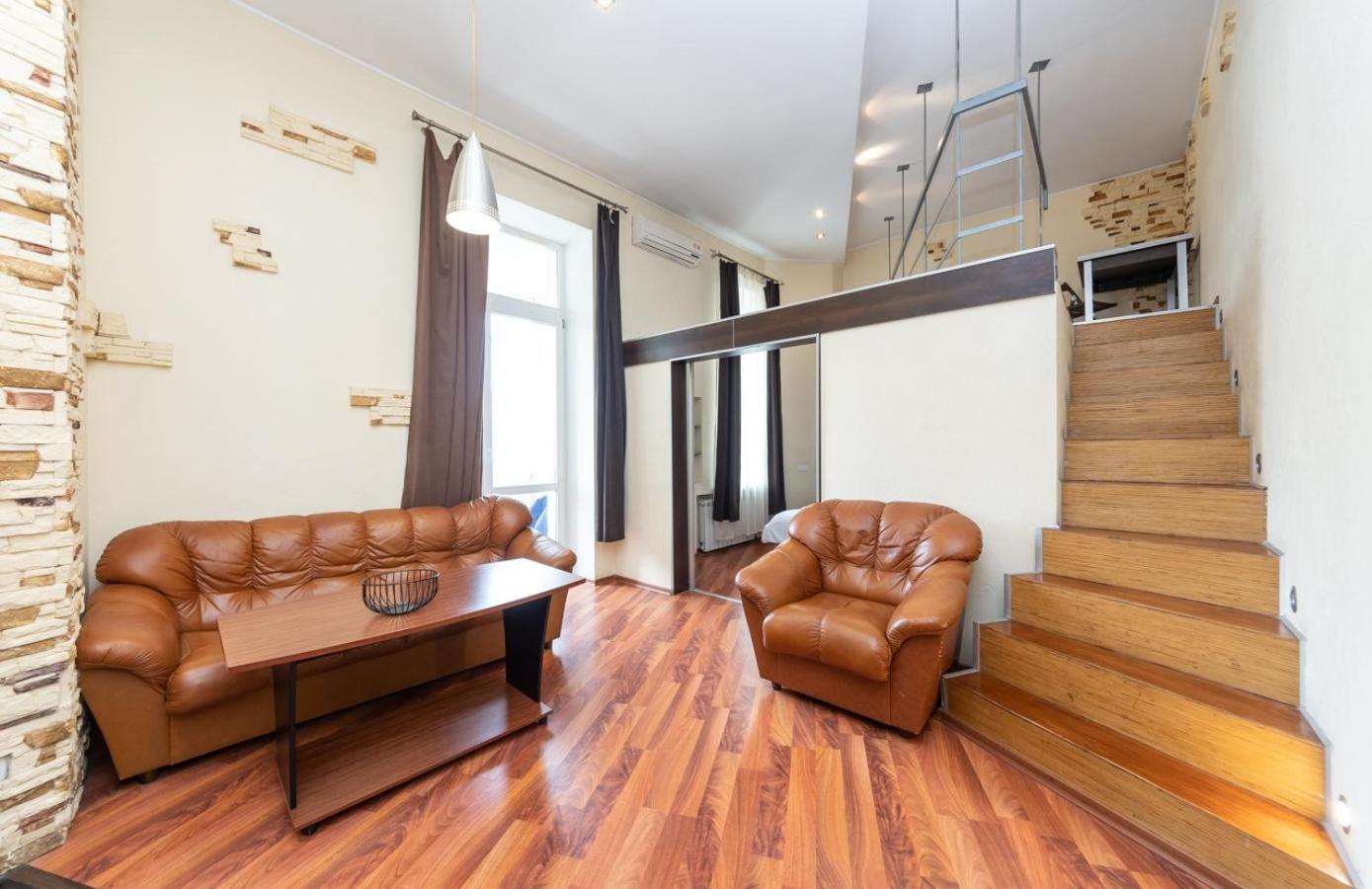 Comfortable Apartment On Mikhaylovskiy Lane Киев Экстерьер фото