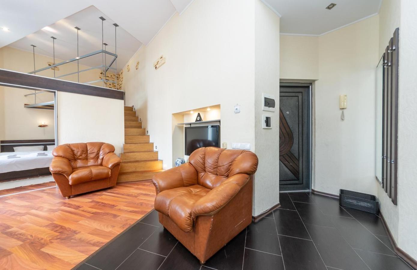 Comfortable Apartment On Mikhaylovskiy Lane Киев Экстерьер фото