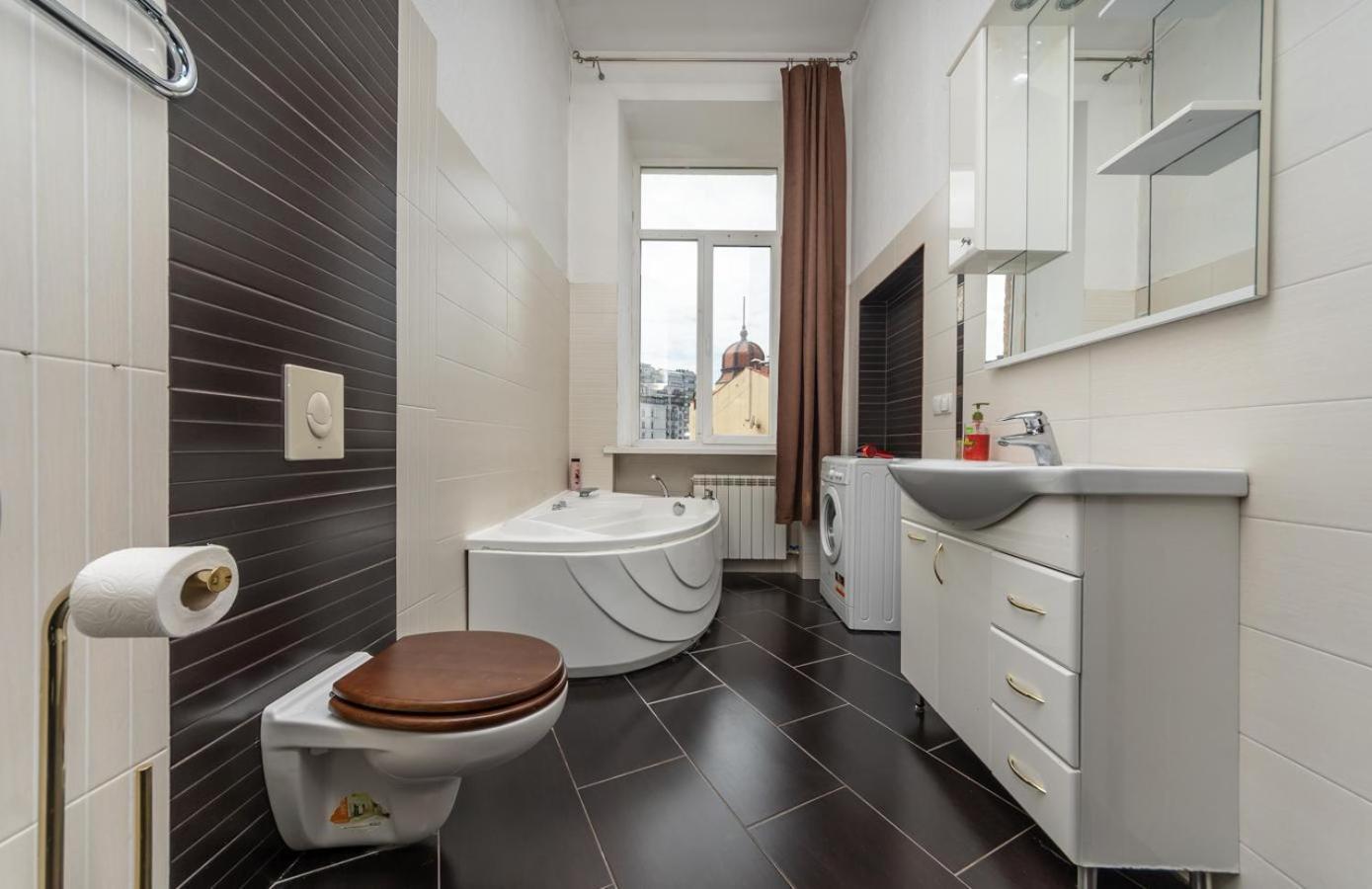Comfortable Apartment On Mikhaylovskiy Lane Киев Экстерьер фото